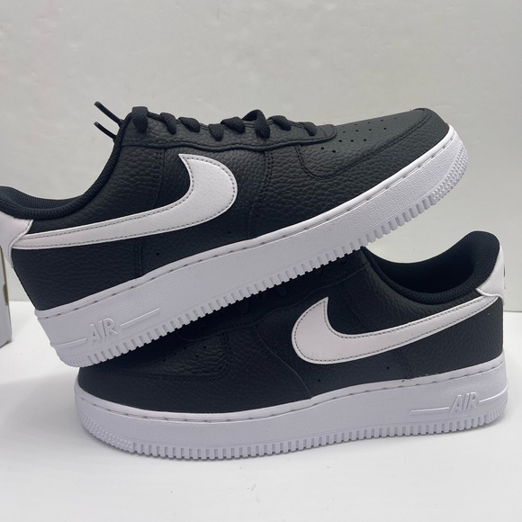 Nike Men’s AIR FORCE 1'07
BLACK/WHITE
NOIR/BLANC CT2302 002 Platform Sneakers - Picture 2 of 16